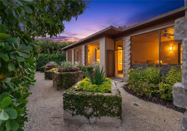 4th image of 1804 N Lake Shore Dr, Sarasota, FL 34231 | MLS# A4679067