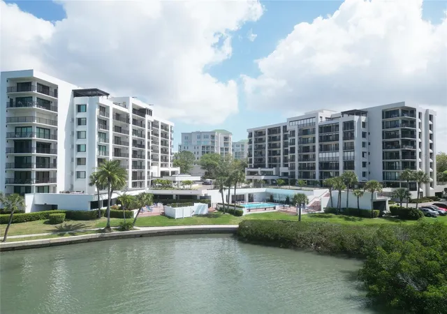 3rd image of 8 Belleview Blvd #702, Belleair, FL 33756 | MLS# TB8466591