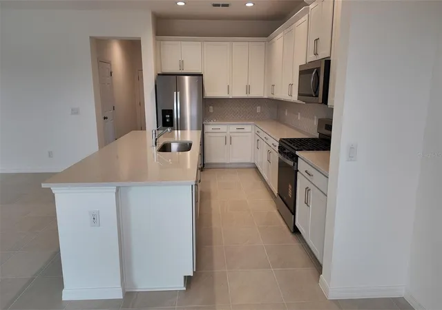 Photo 4 of Single family home for sale at 6888 Spanish Imperial St, Howey In The Hills, FL 34737 | MLS# O6375311 | Listing updated on 2026-10-11
