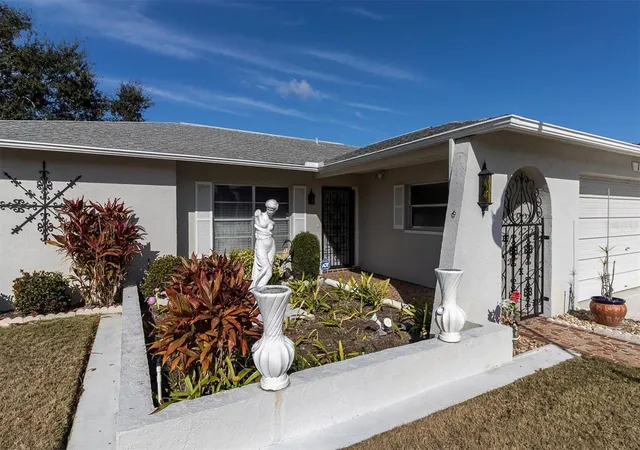 2nd image of 10721 Footprint Ln, Port Richey, FL 34668 | MLS# W7882230