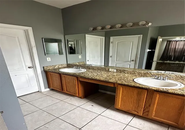 4th image of 403 Thicket Crest Rd, Seffner, FL 33584 | MLS# TB8466662