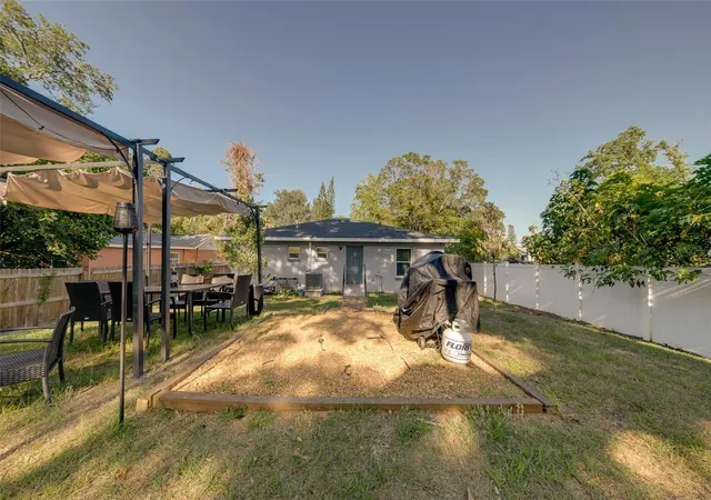 27th image of 1814 Sylvan Dr, Clearwater, FL 33755 | MLS# TB8466672
