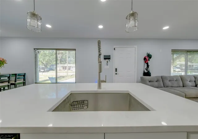 4th image of 1814 Sylvan Dr, Clearwater, FL 33755 | MLS# TB8466672