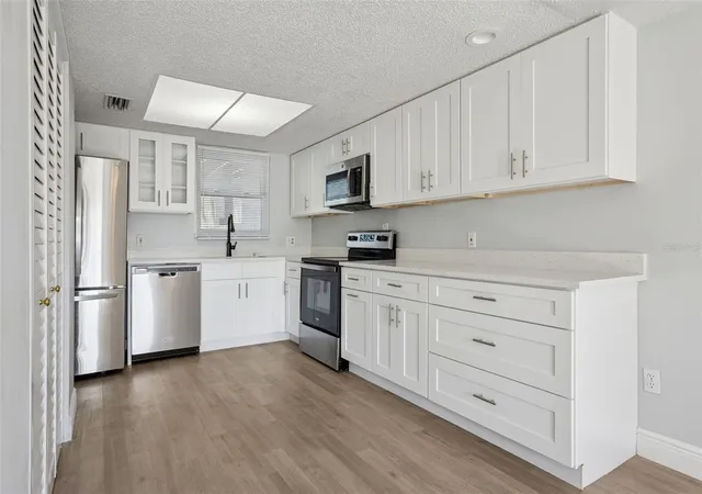 Photo 4 of Condo for sale at 5110 Tennis Ct Cir #86, Tampa, FL 33617 | MLS# TB8466695 | Listing updated on 2026-09-15