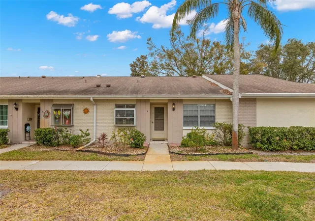 3rd image of 1084 Dunrobin Dr #D, Palm Harbor, FL 34684 | MLS# TB8466777