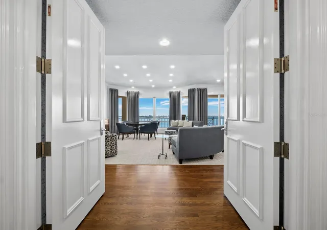 4th image of 35 Watergate Dr #1403, Sarasota, FL 34236 | MLS# A4679133