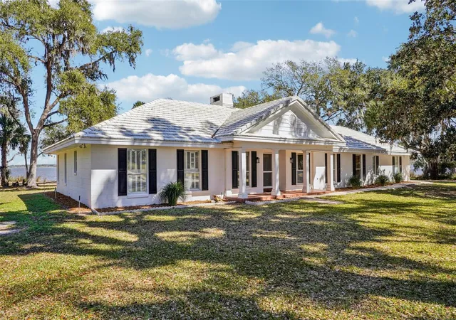Homes for sale in Grand Island, FL | 37048 County Road 452, Grand Island, FL 32735 | MLS# G5107048
