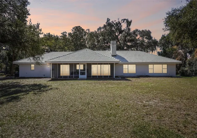 Homes for sale in Grand Island, FL | 37048 County Road 452, Grand Island, FL 32735 | MLS# G5107048