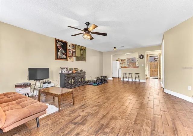 Listing Photo 4 - Condo for sale in building located at 1631 Little Fls Cir, ORLANDO, FL 32807 - Unit #92