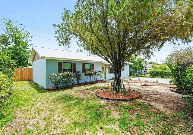 2nd image of 14814 11th St, Dade City, FL 33523 | MLS# TB8466947