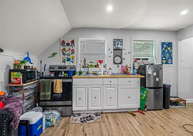 Listing Photo 2 - Condo for sale in building located at 1403 College Park Ln, TAMPA, FL 33612