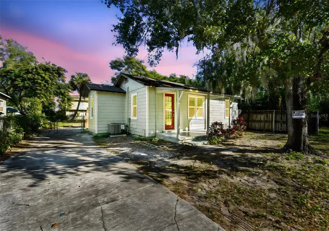 Photo 1 of Single family home for sale at 2308 Everett St, Lakeland, FL 33801 | MLS# TB8467014 | Listing updated on 2026-09-25