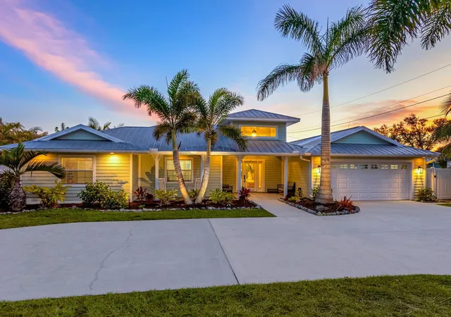 Homes for sale in Nokomis, FL | 221 Lychee Rd, Nokomis, FL 34275 | MLS# A4679208