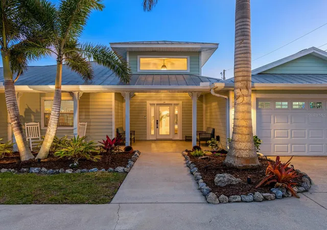 Homes for sale in Nokomis, FL | 221 Lychee Rd, Nokomis, FL 34275 | MLS# A4679208