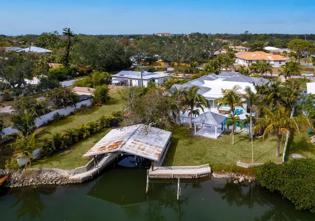 Homes for sale in Nokomis, FL | 221 Lychee Rd, Nokomis, FL 34275 | MLS# A4679208