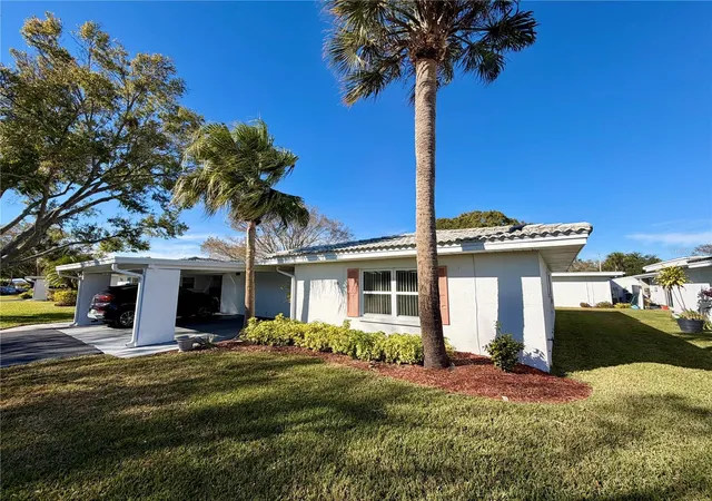 Photo 1 of House for sale at 515 Cameo Dr, Lakeland, FL 33803 | MLS# L4958758 | Listing updated on 2026-10-22
