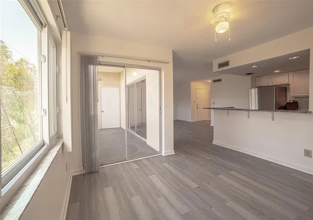 Listing Photo 5 - Condo for sale in building located at 629 N Keene Rd, CLEARWATER, FL 33755 - Unit #T11