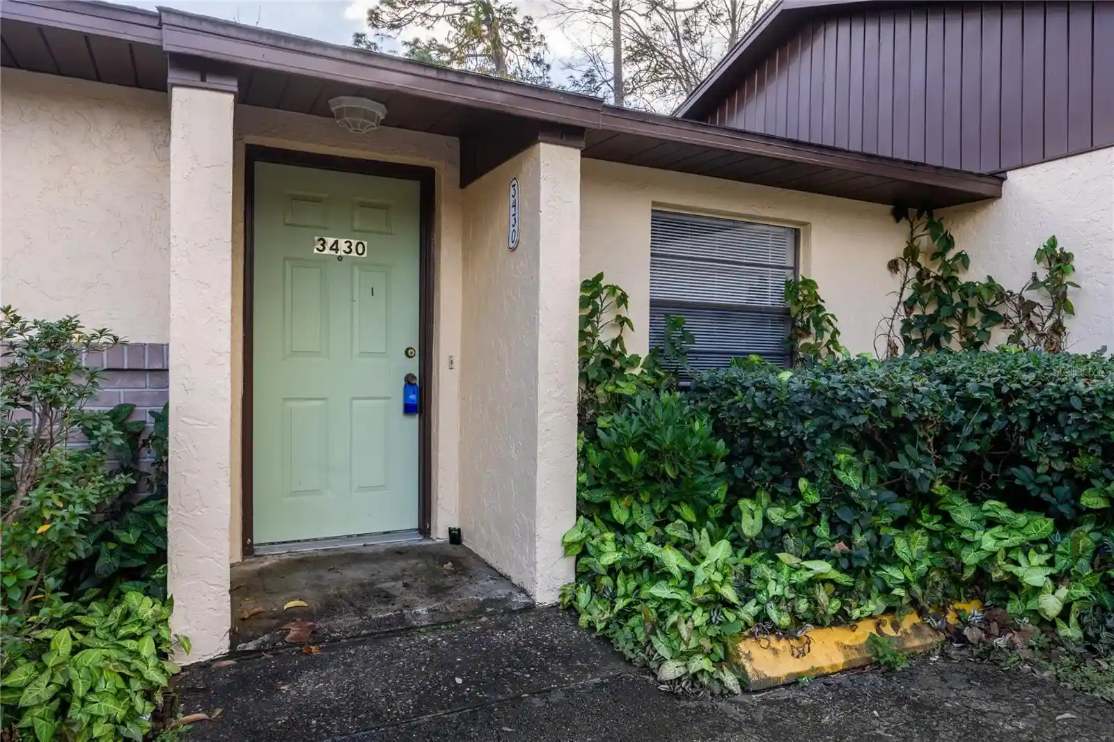 Listing Photo 2 - Condo for sale in 3430 Nw 21St Dr located at 3430 Nw 21St Dr, GAINESVILLE, FL 32605 - Unit #D-2