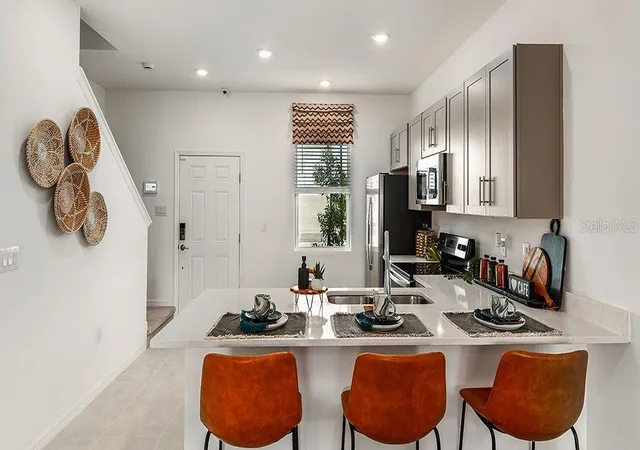 3rd image of 10645 Orbit Ter, Sarasota, FL 34241 | MLS# A4679261