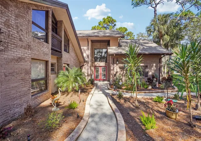 Photo 3 of Single family home for sale at 29207 Old Ml W, Tavares, FL 32778 | MLS# S5142220 | Listing updated on 2026-09-27