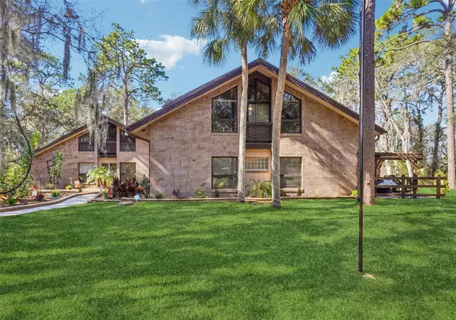 Photo 4 of Single family home for sale at 29207 Old Ml W, Tavares, FL 32778 | MLS# S5142220 | Listing updated on 2026-09-27