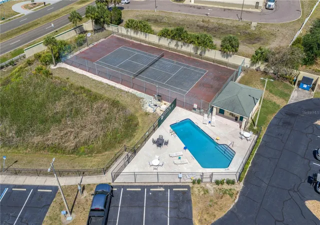2nd image of 614 Yardarm Dr, APOLLO BEACH, FL 33572