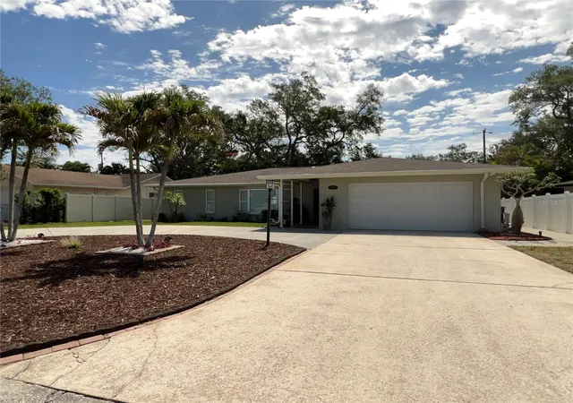 3rd image of 855 Fountainhead Dr, Largo, FL 33770 | MLS# TB8467248