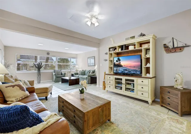 4th image of 18 Heilwood St, Clearwater Beach, FL 33767 | MLS# TB8467251