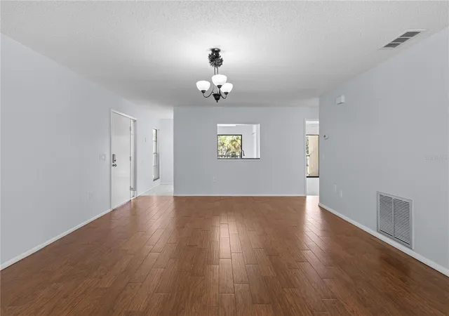 3rd image of 6110 Country Clb Wy, Sarasota, FL 34243