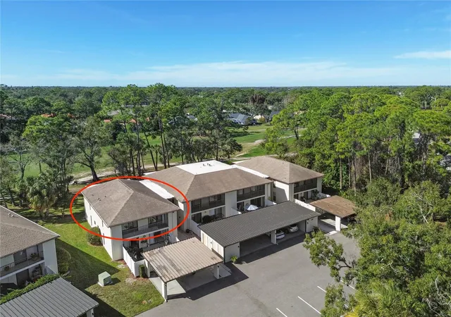 2nd image of 6110 Country Clb Wy, SARASOTA, FL 34243