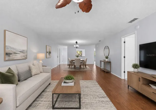 2nd image of 6110 Country Club Wy #204, Sarasota, FL 34243 | MLS# A4679300