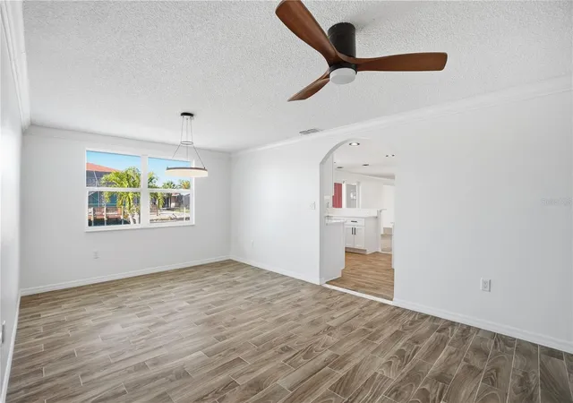 Photo 4 of Single family home for sale at 9837 Is Harbor Dr, Port Richey, FL 34668 | MLS# W7882302 | Listing updated on 2026-09-03