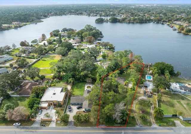 Photo 3 of Sale Pending at 3658 N Econlockhatchee Trl, Orlando, FL 32817 | MLS# O6375830 | Listing updated on 2026-09-25