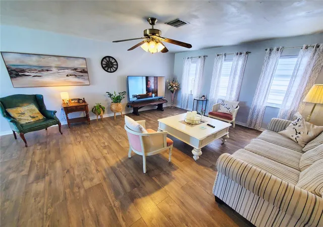 Photo 4 of Single family home for sale at 4 Golfview Rd, Rotonda West, FL 33947 | MLS# O6375854 | Listing updated on 2026-10-04