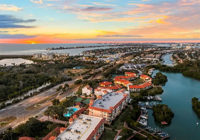 Homes for sale in Saint Petersburg, FL | 1645 Pinellas Bayway, Saint Petersburg, FL 33715 | Houzeo