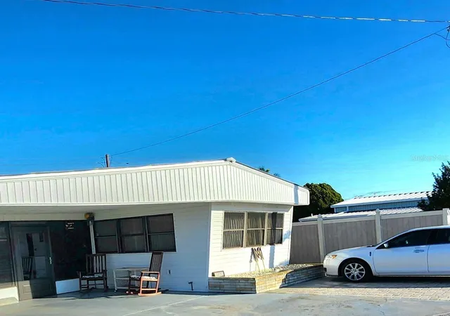 Photo 2 of Manufactured home for sale at 2003 Minnesota Ave, Bradenton, FL 34207 | MLS# A4679349 | Listing updated on 2026-07-24