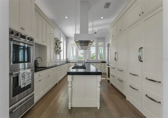 4th image of 1013 Eldorado Ave, Clearwater Beach, FL 33767 | MLS# TB8467479