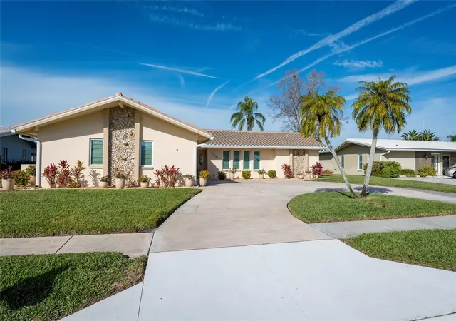 1st image of 13797 Pinecrest Dr, Largo, FL 33774 | MLS# TB8467510