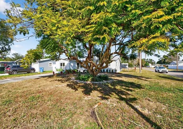 4th image of 5701 14th Avenue N, Saint Petersburg, FL 33710 | MLS# TB8467593