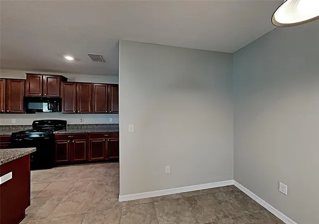 Photo 4 of Single family home for sale at 5125 White Chicory Dr, Apollo Beach, FL | MLS# C7520710 | Listing updated on 2026-09-03