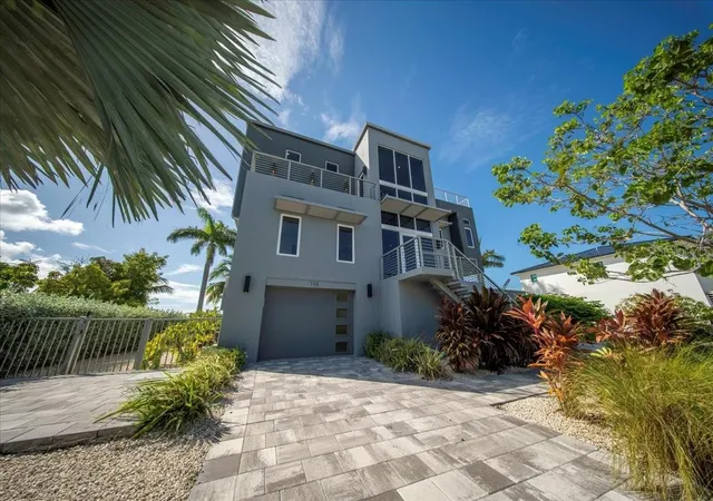2nd image of 118 Avenue E, Marathon, FL 33050 | MLS# W7882338