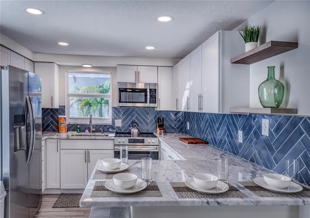 3rd image of 3604 Gulf Dr, HOLMES BEACH, FL 34217