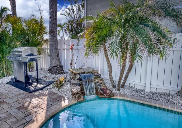 4th image of 3604 Gulf Dr, HOLMES BEACH, FL 34217
