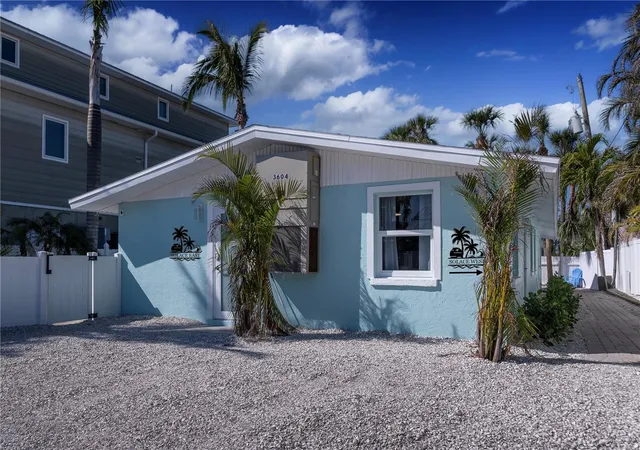 2nd image of 3604 Gulf Dr, HOLMES BEACH, FL 34217
