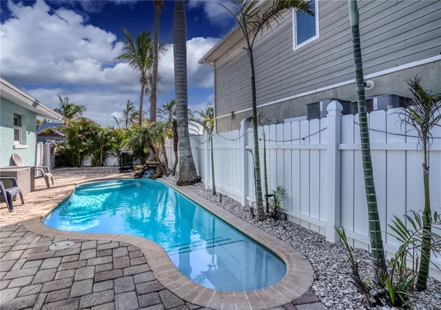 5th image of 3604 Gulf Dr, HOLMES BEACH, FL 34217