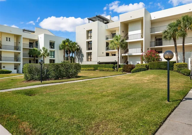 3rd image of 50 Coe Rd, Belleair, FL 33756