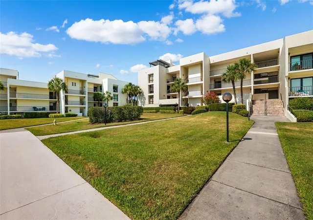 5th image of 50 Coe Rd, Belleair, FL 33756