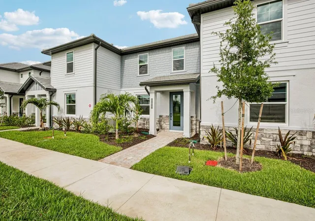 Photo 1 of Sale Pending at 17817 Broadleaf Loop, Venice, FL 34293 | MLS# R4910593 | Listing updated on 2026-09-17
