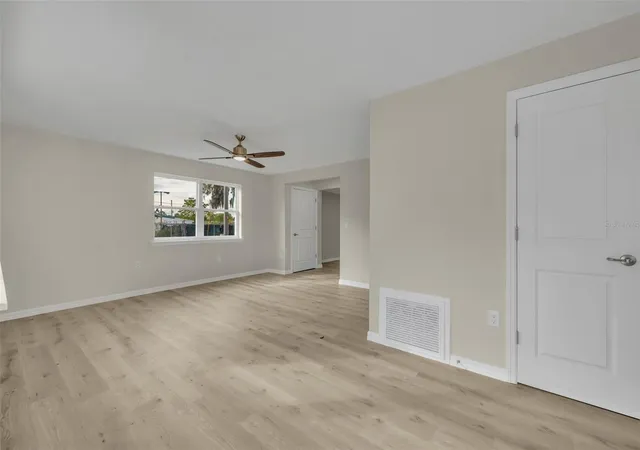 Photo 3 of Single family home for sale at 31201 Merry Rd, Tavares, FL 32778 | MLS# G5107136 | Listing updated on 2026-09-30