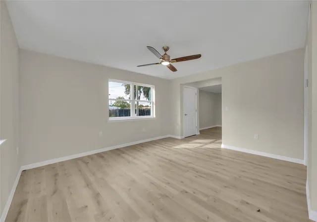 Photo 4 of Single family home for sale at 31201 Merry Rd, Tavares, FL 32778 | MLS# G5107136 | Listing updated on 2026-09-30